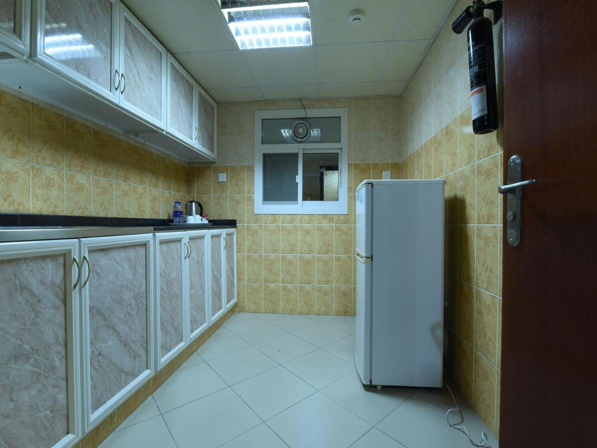 Oyo 274 California Suites Fudzsejra Kültér fotó
